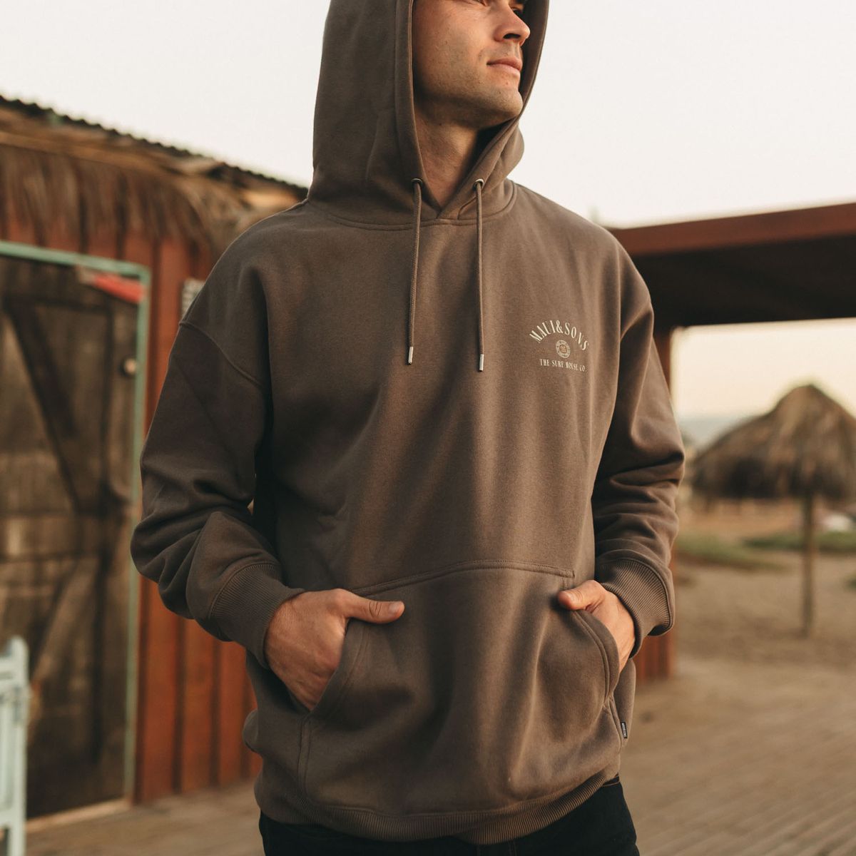 MAUI AND SONS - Poleron Canguro Surf house Café Hombre Maui And Sons