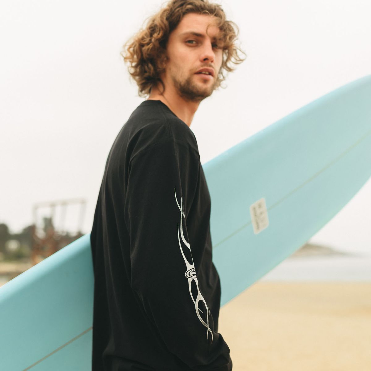 MAUI AND SONS - Polera ML Old Tee Negro Hombre Maui And Sons