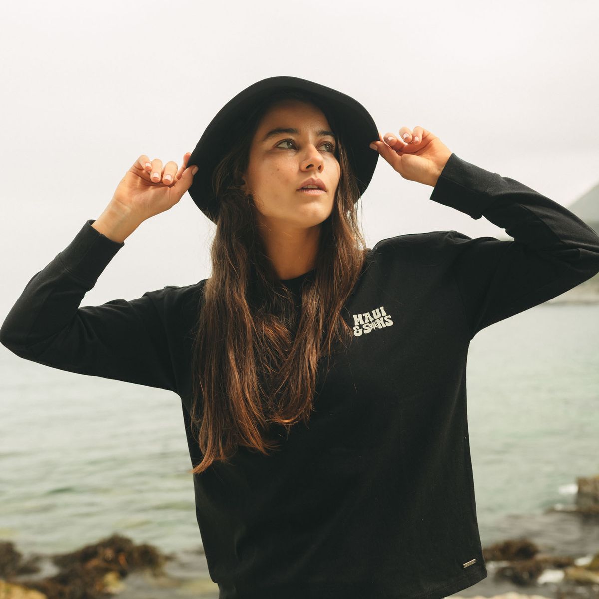 MAUI AND SONS - Polera ML Islandia Negro Mujer Maui And Sons