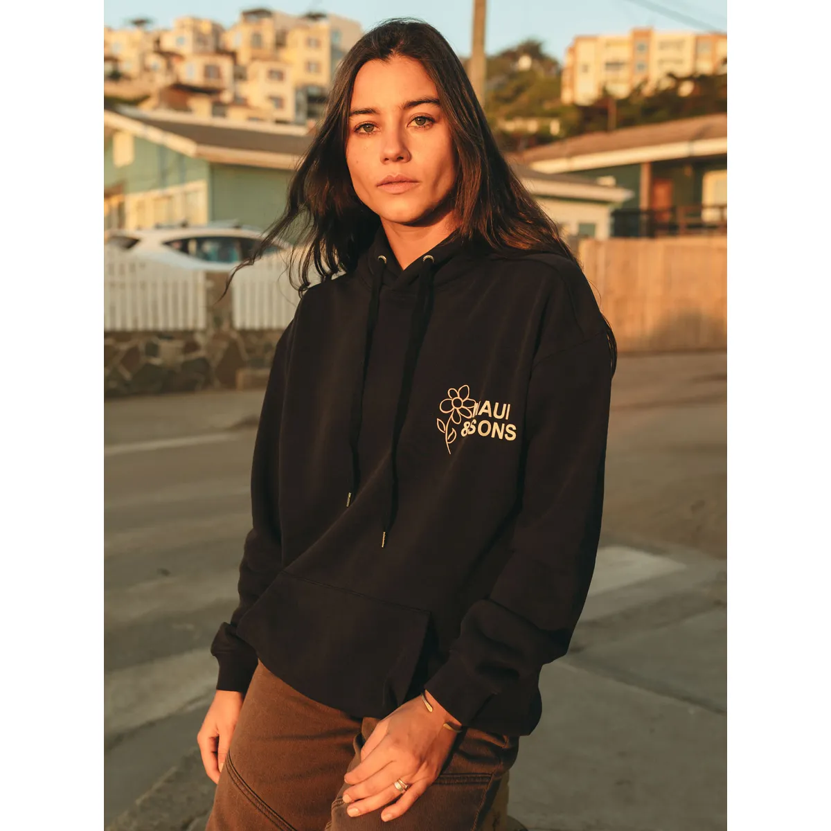 MAUI AND SONS - Poleron Canguro Fiyi Negro Mujer Maui And Sons