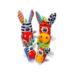 GENERICO - Set Estimulación Sonajeros Bebé 2 Calcetines + 2 Muñequeras BELUG