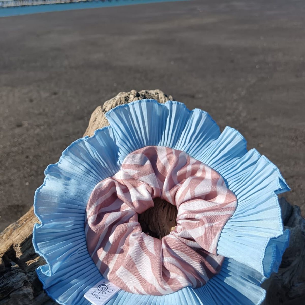 GENERICO - RUMBA SCRUNCHIE CON VUELO ESTILO CEBRA