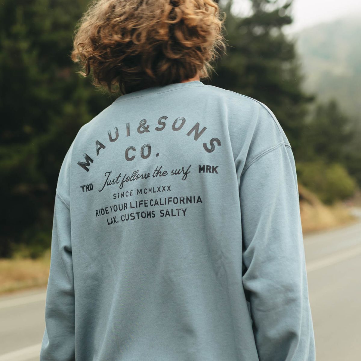 MAUI AND SONS - Poleron CR Follow the surf Celeste Hombre Maui And Sons