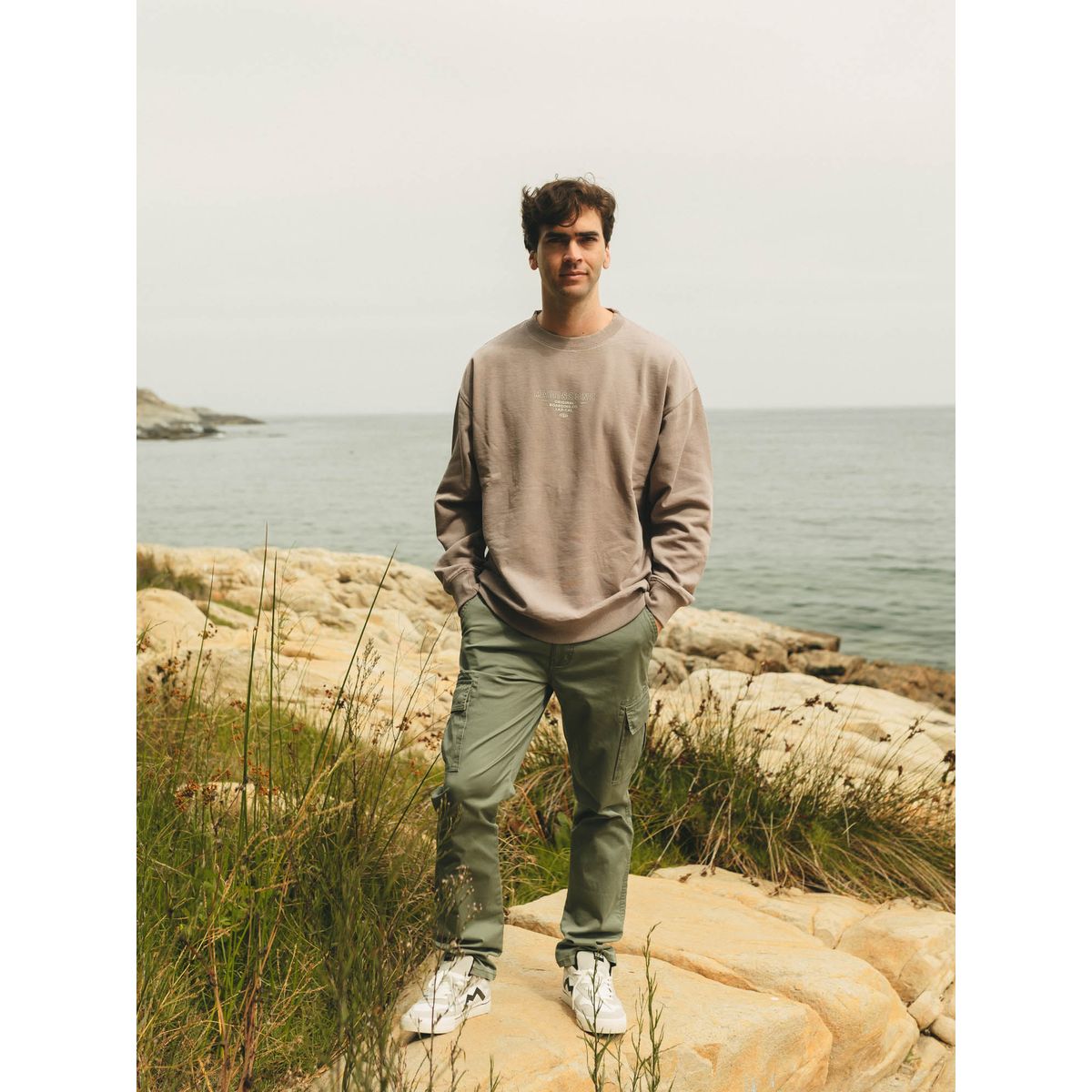 MAUI AND SONS - Poleron CR Original Crew Café Hombre Maui And Sons