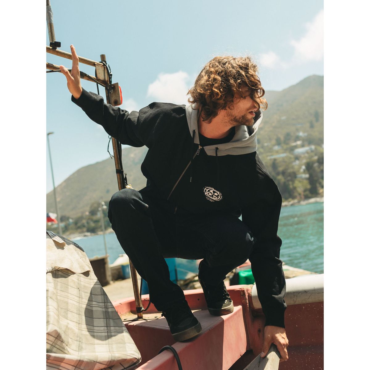 MAUI AND SONS - Poleron FZ Destroy Negro Hombre Maui And Sons