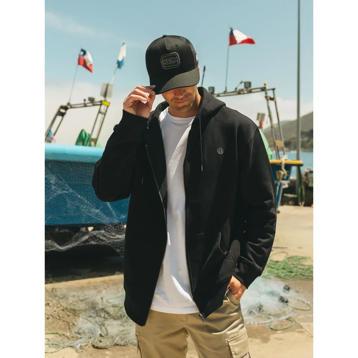 MAUI AND SONS - Poleron FZ Cookie Badge Negro Hombre Maui And Sons