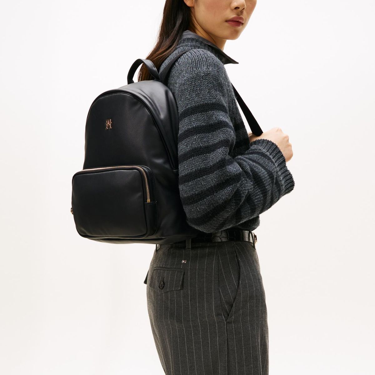 TOMMY HILFIGER - Mochila Popette Monogram Negro Tommy Hilfiger