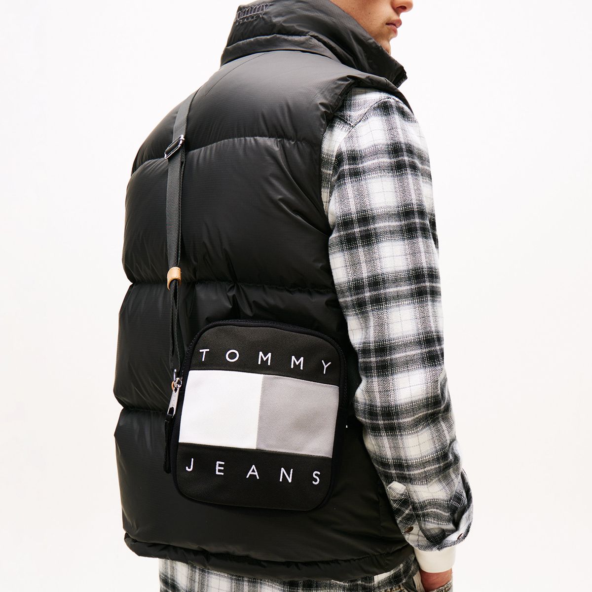 TOMMY HILFIGER - Bolso Mini Reporter Archive Negro Tommy Jeans