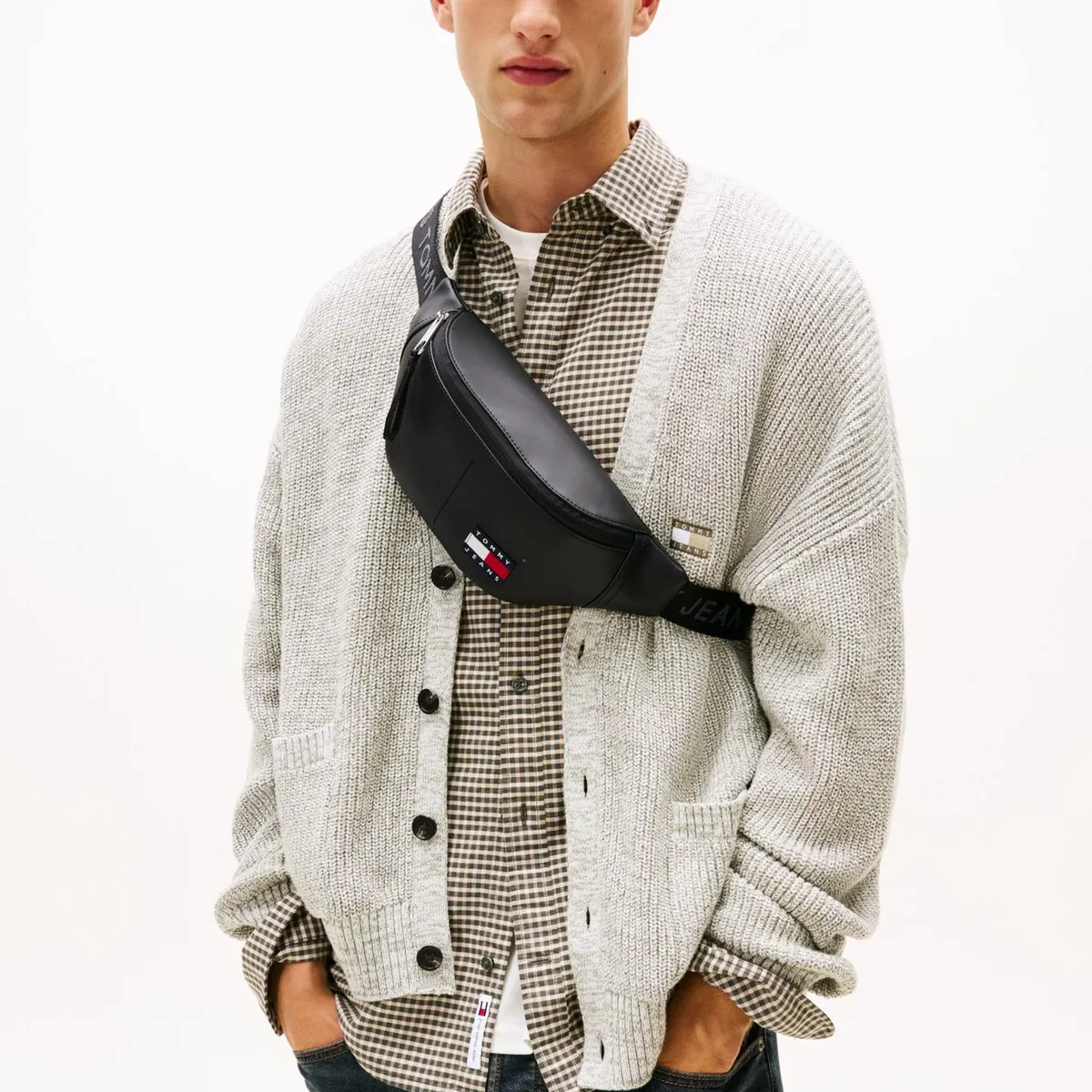 TOMMY HILFIGER - Banano Essential Daily Negro Tommy Jeans