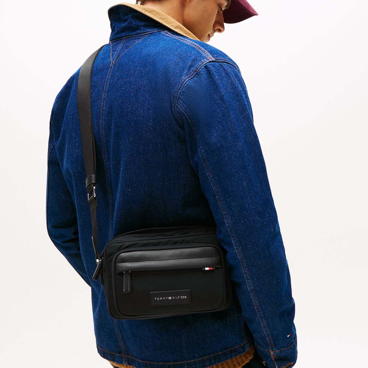 TOMMY HILFIGER - Bolso Duffle Graphic Negro Tommy Hilfiger