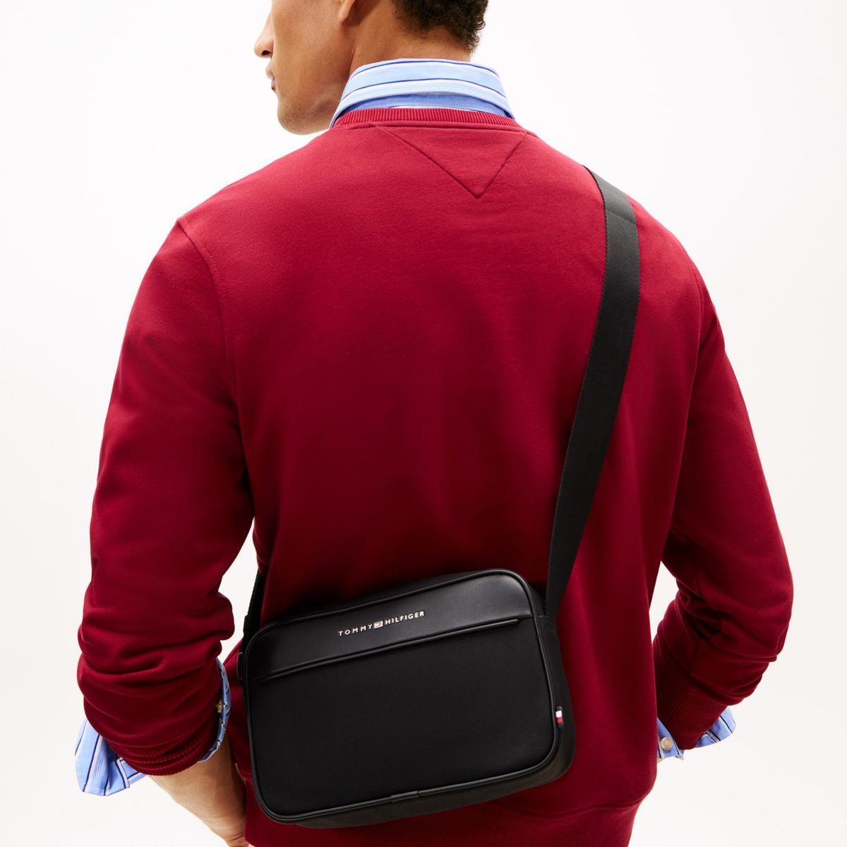 TOMMY HILFIGER - Bolso Reporter Con Logo Metálico Negro Tommy Hilfiger