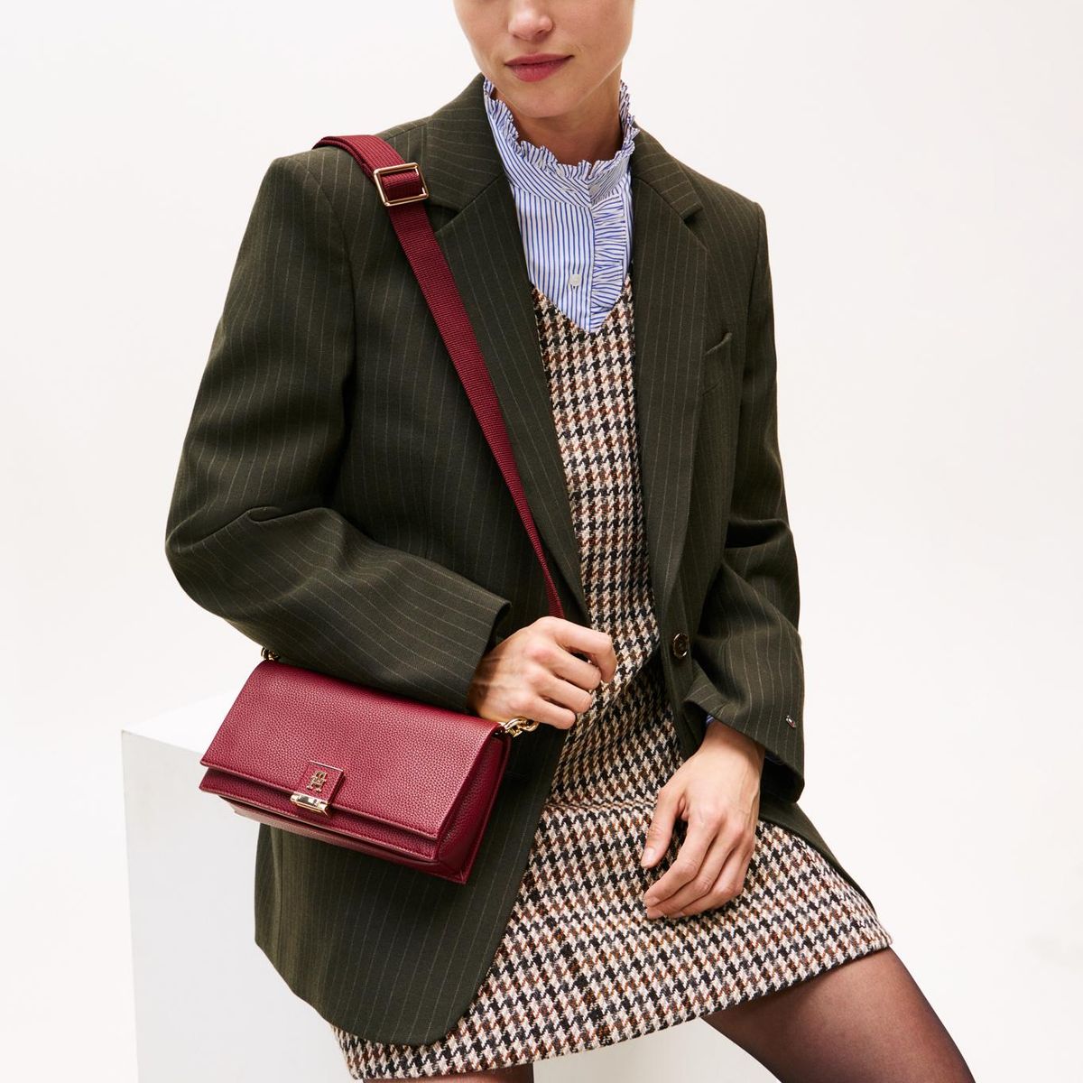 TOMMY HILFIGER - Cartera Texturizada Monogram Rojo Tommy Hilfiger