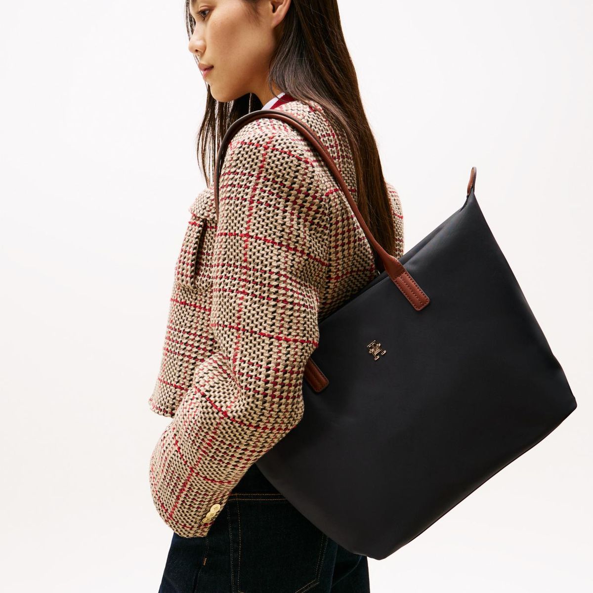 TOMMY HILFIGER - Tote Con Monograma Th Negro Tommy Hilfiger