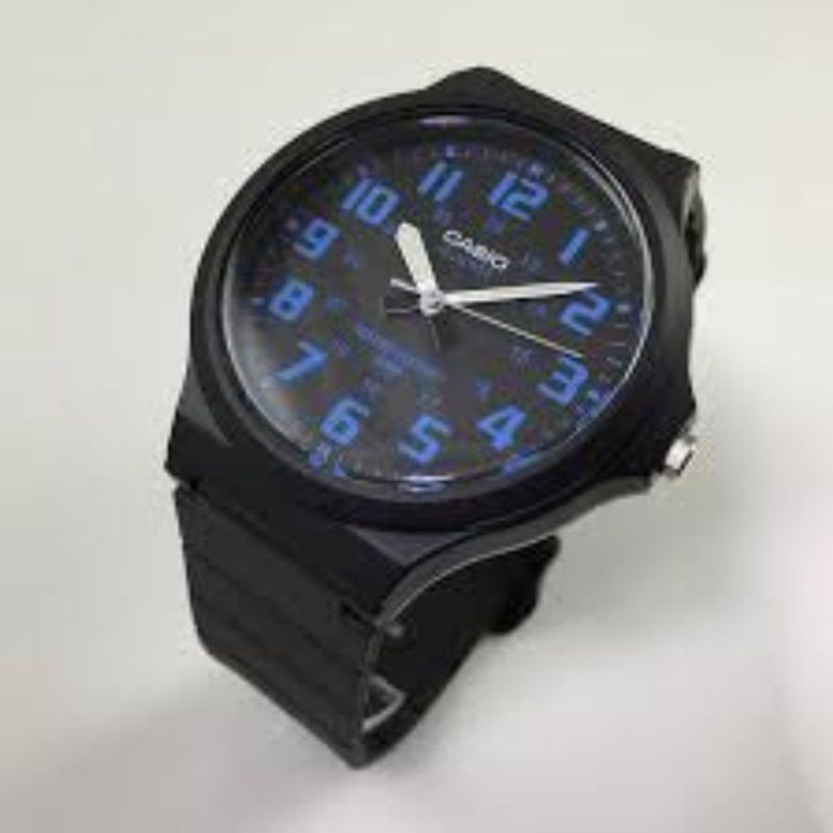 CASIO - Reloj Análogo Casio Hombre MW-240-2BV