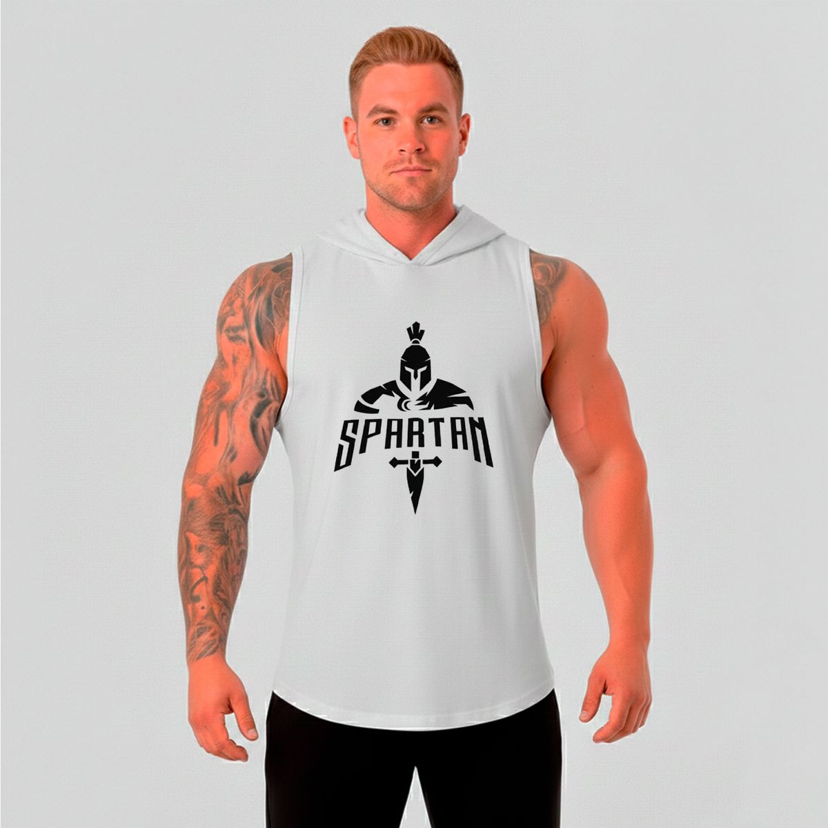 ADEMAN - Polera Musculosa Spartan Blanco con Capucha  Diseño Deportivo