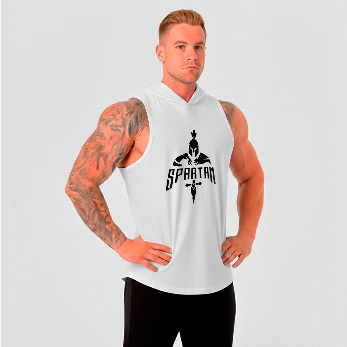ADEMAN - Polera Musculosa Spartan Blanco con Capucha  Diseño Deportivo
