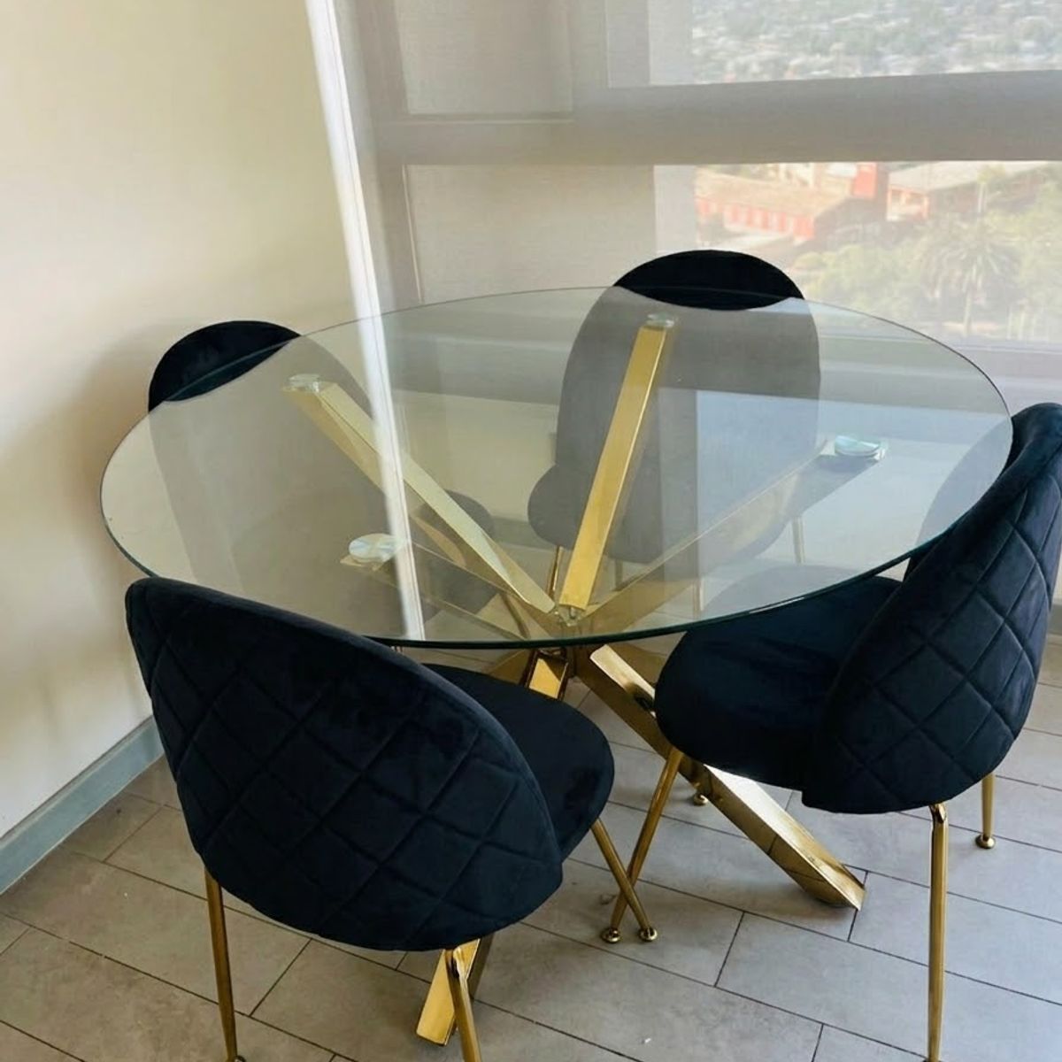 GENERICO - JUEGO DE COMEDOR 100CM + SILLAS FELPA BASE DORADA