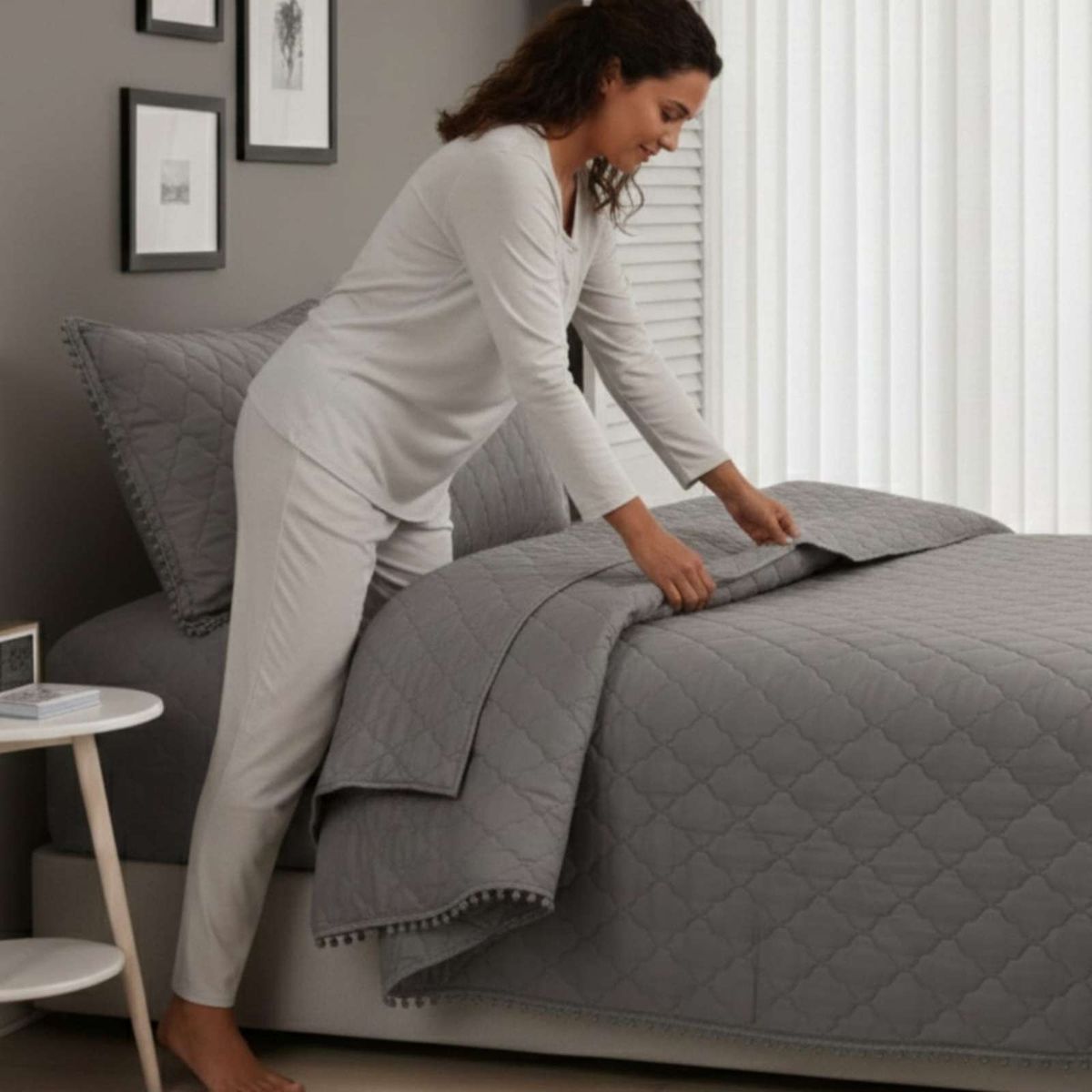 GENERICO - Quilt diseño de Pompones ideal para temporada de  Verano (2 plazas)