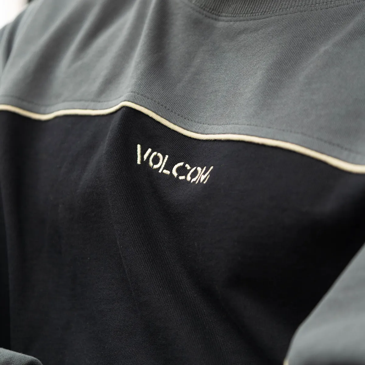 VOLCOM - Poleron CR 2K Stone Crew Negro Hombre Volcom