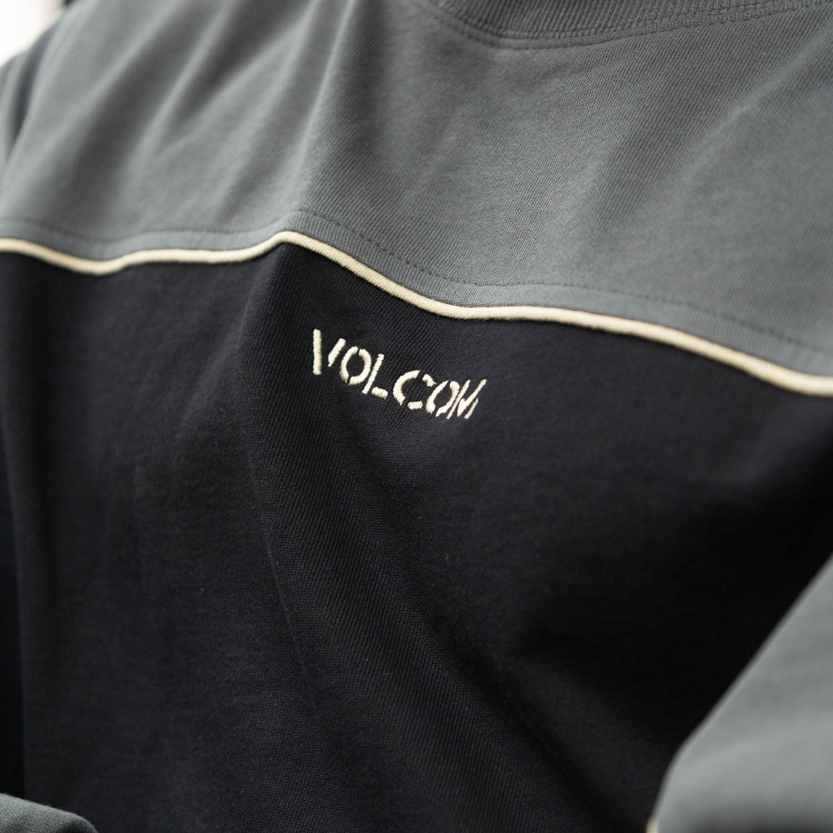 VOLCOM - Poleron CR 2K Stone Crew Negro Hombre Volcom