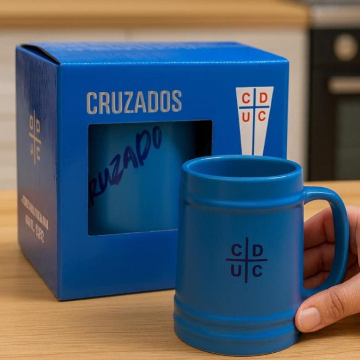 1109 - Schopero Ceramica Universidad Católica Cruzados 650ml 22 Oz