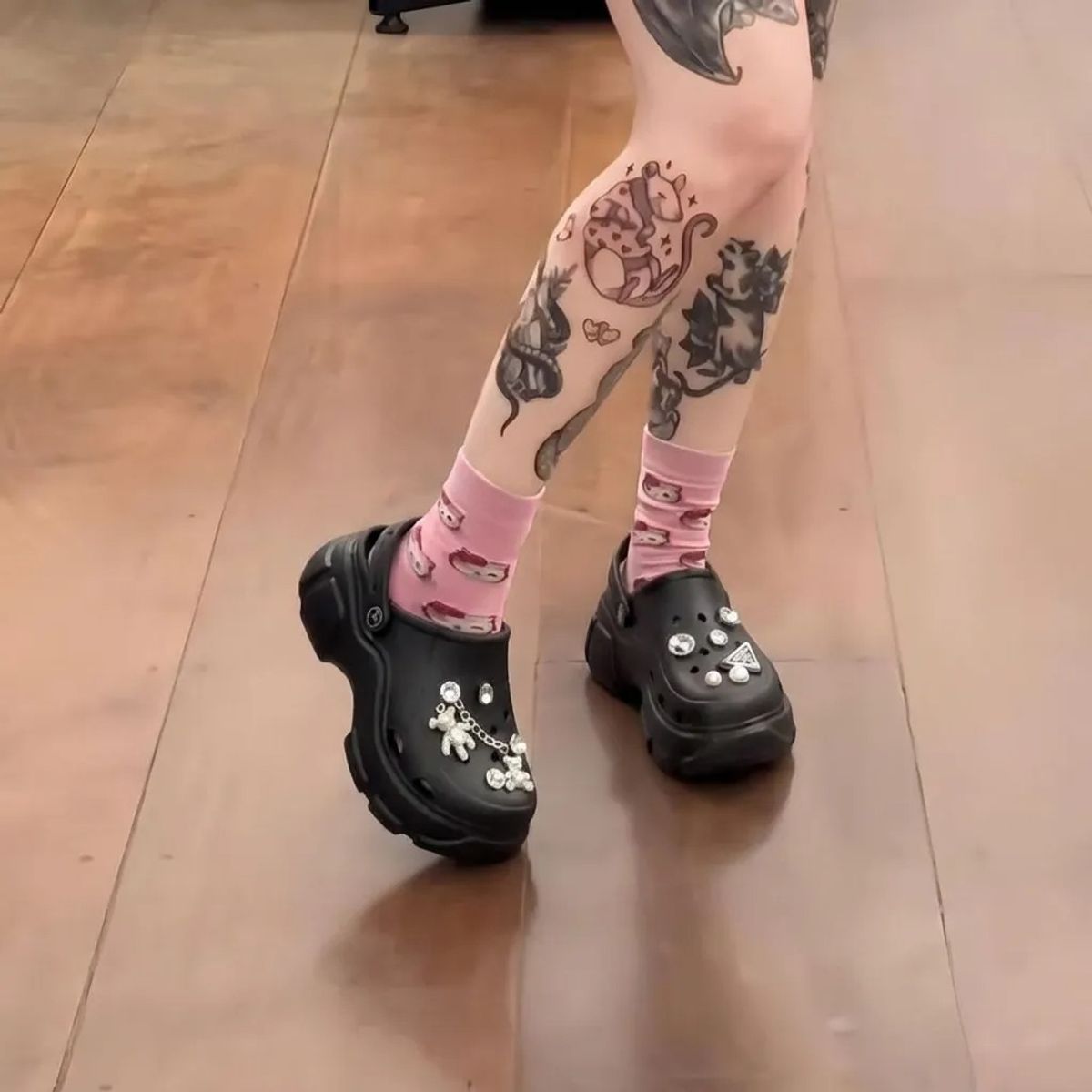 BOVINITA - Zueco Mujer Plataforma Negro Chunky Charms Livianas Black Agregar a favoritos