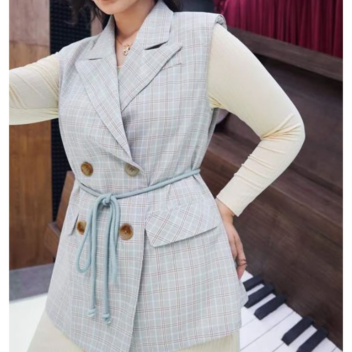 KIRAMA CLOTHING STORE - Chaleco Elegante a Cuadros con Botones Frontales