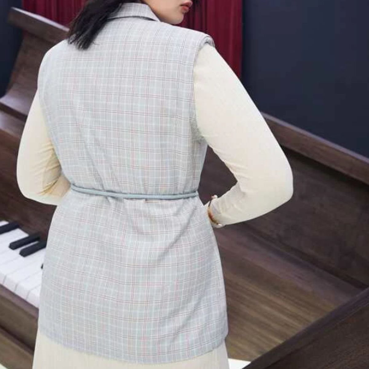KIRAMA CLOTHING STORE - Chaleco Elegante a Cuadros con Botones Frontales