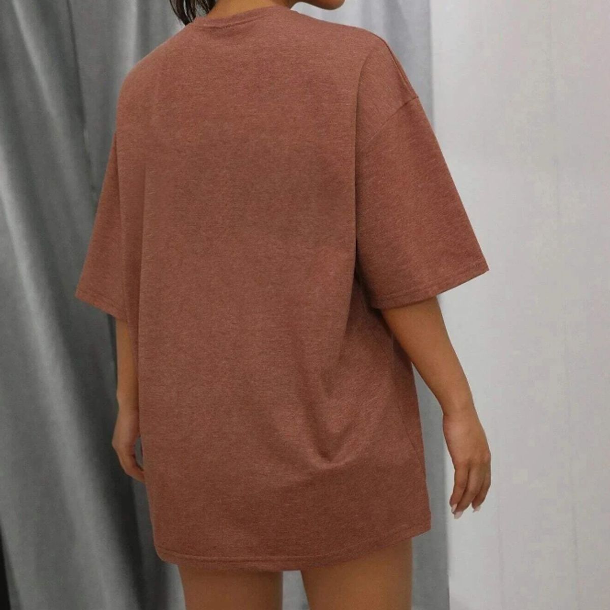 KIRAMA CLOTHING STORE - Camiseta Oversized 90’s Óxido Marrón
