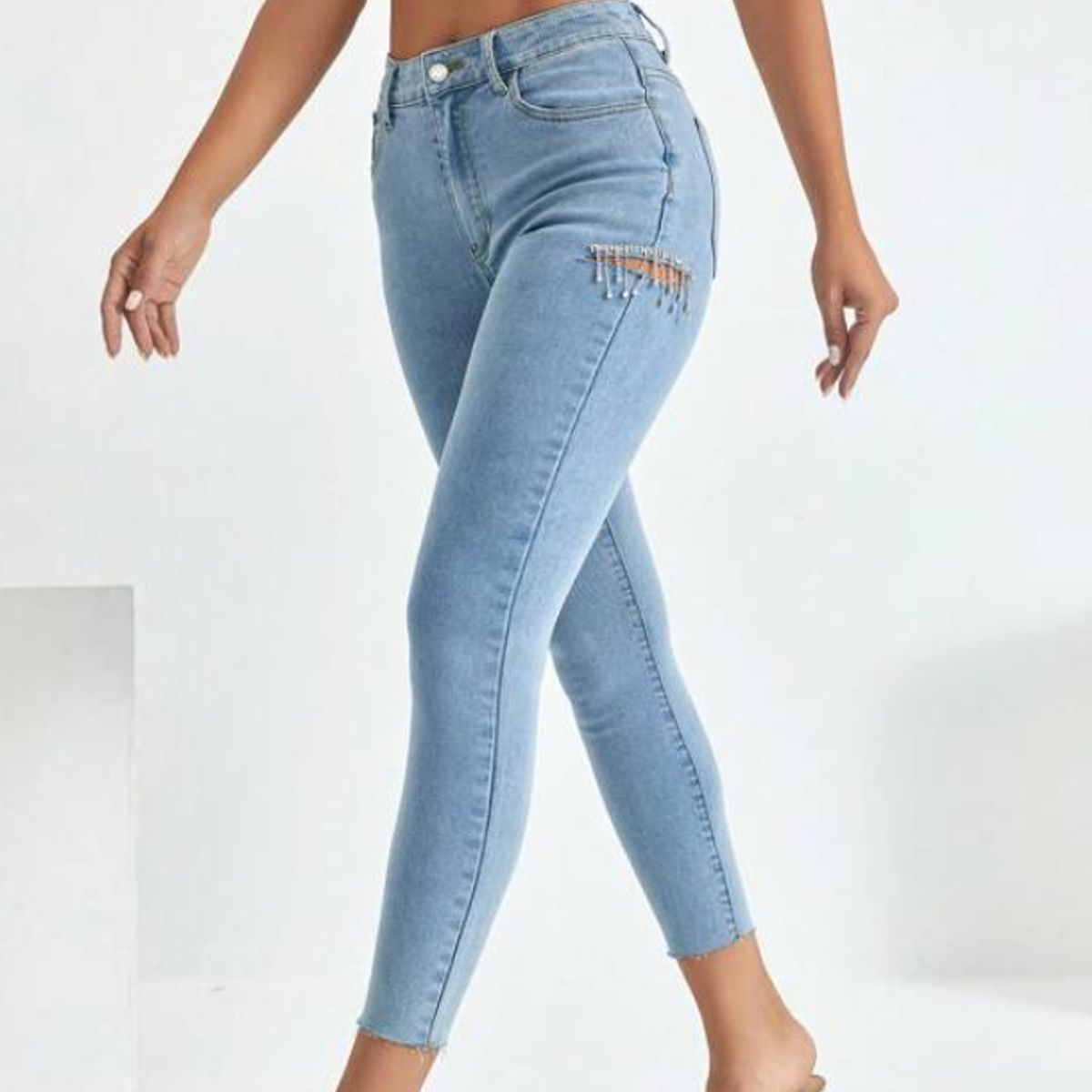 KIRAMA CLOTHING STORE - Pantalón Jeans Azul Claro Ajustado de Tiro Natural