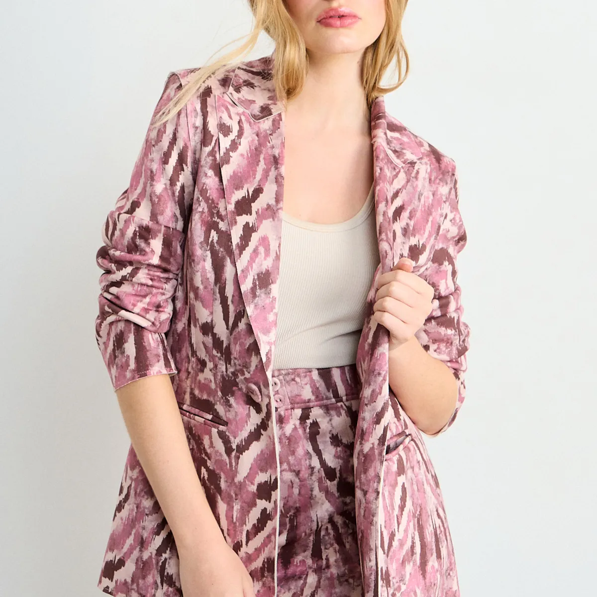 IO - Blazer Fantasia Mujer Rosa Io