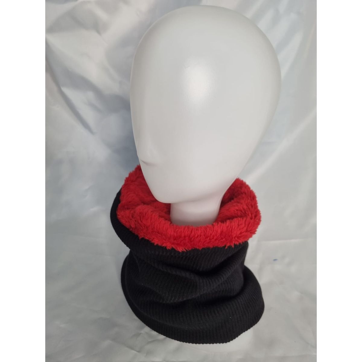EL ESPACIO DE TOMMY - Cuello invierno negro cordero rojo