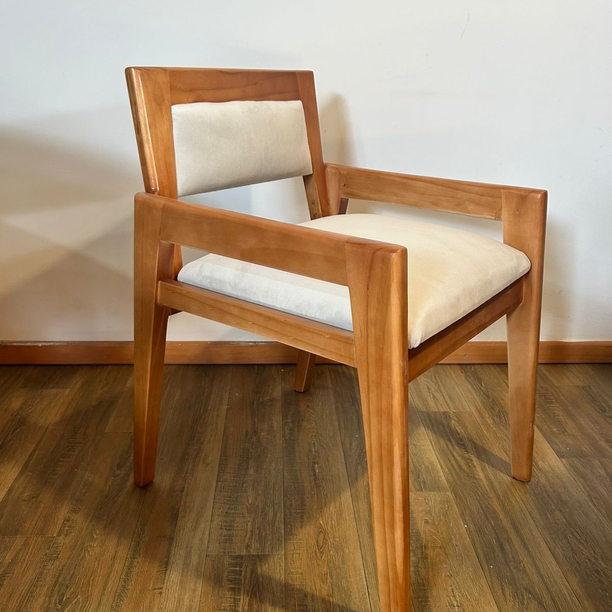 CREACIONES LUCAG - sillas comedor mediterraneas de madera miel tapiz beige