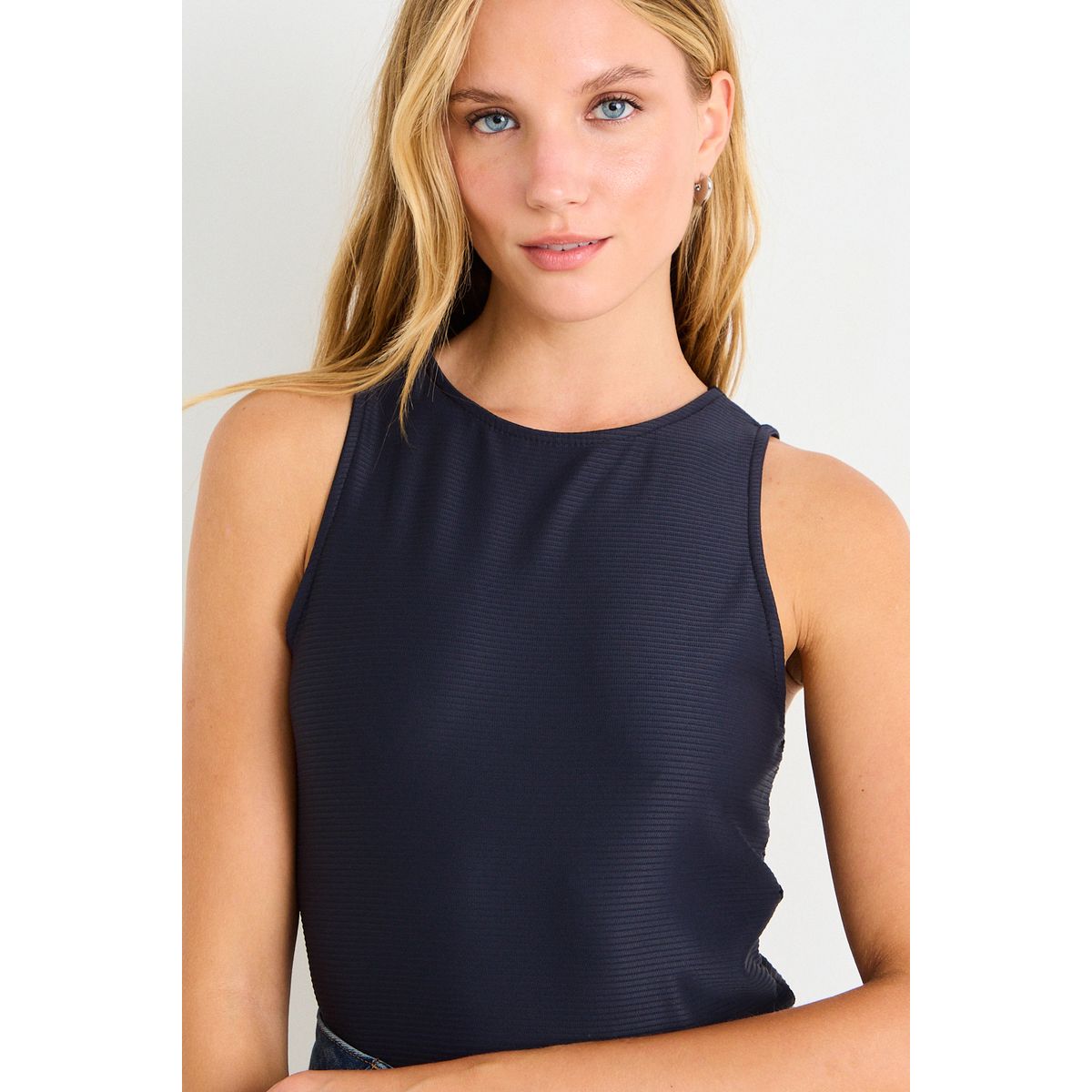 ASH - Polera Sin Mangas Lisa Mujer Negro Ash