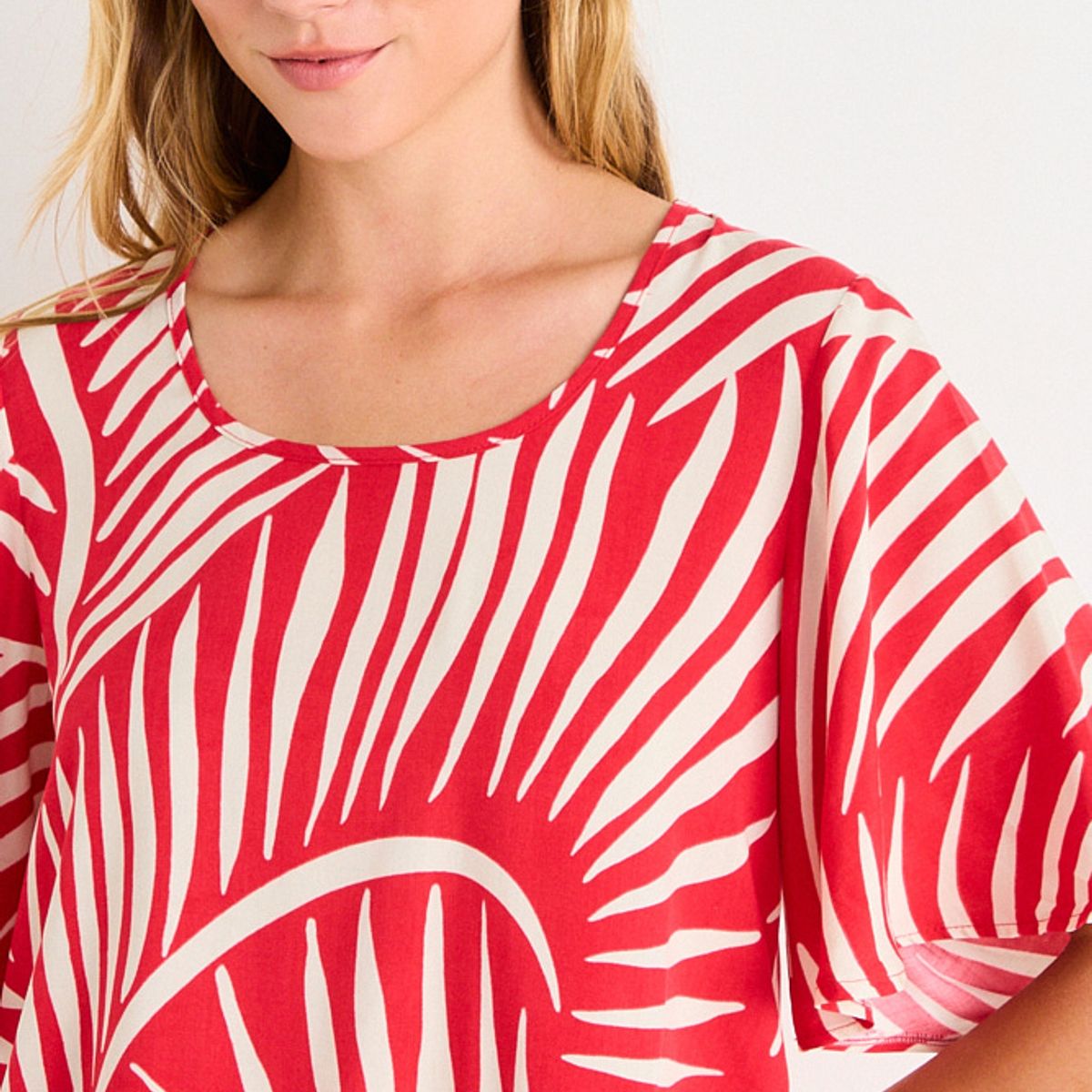 ASH - Polera Manga Corta Fantasia Mujer Rojo Ash