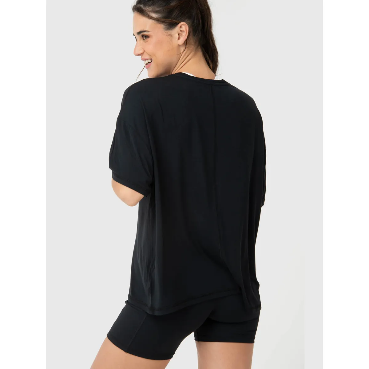 BSOUL - Polera Anto Aloe Negra BSOUL