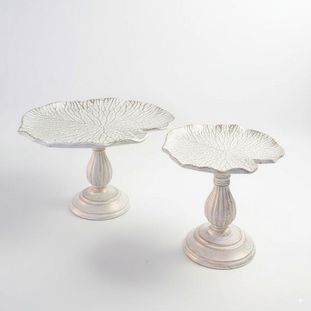 TERRA ESTILO - Plato Alto Madera Vintage Flor de Loto Chico
