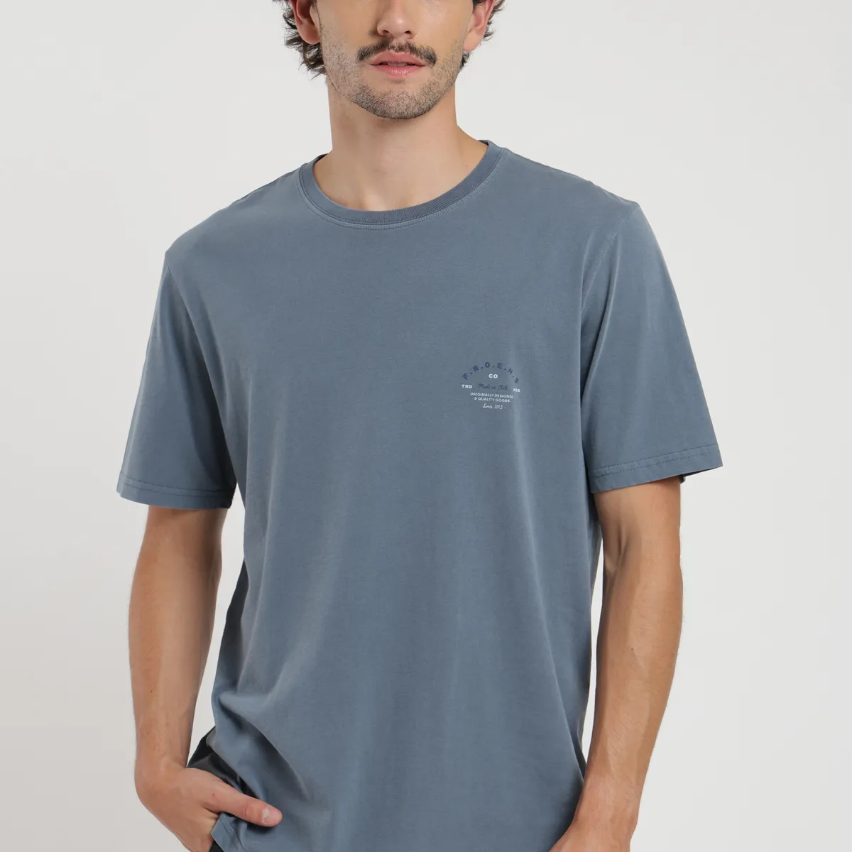 FROENS - Polera hombre manga corta Text azul Froens