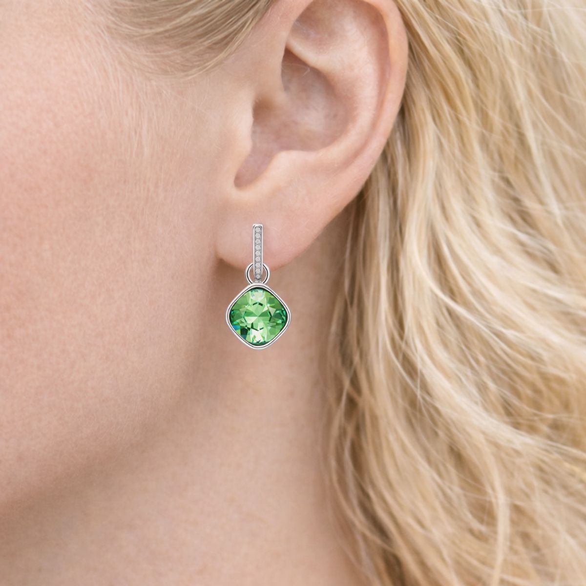 BLOOM CRYSTAL - Argollas Eternity con Charms Cushion Verde en Rodio