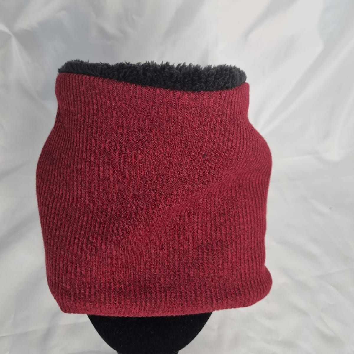 EL ESPACIO DE TOMMY - Cuello invierno infantil burdeo con cordero negro