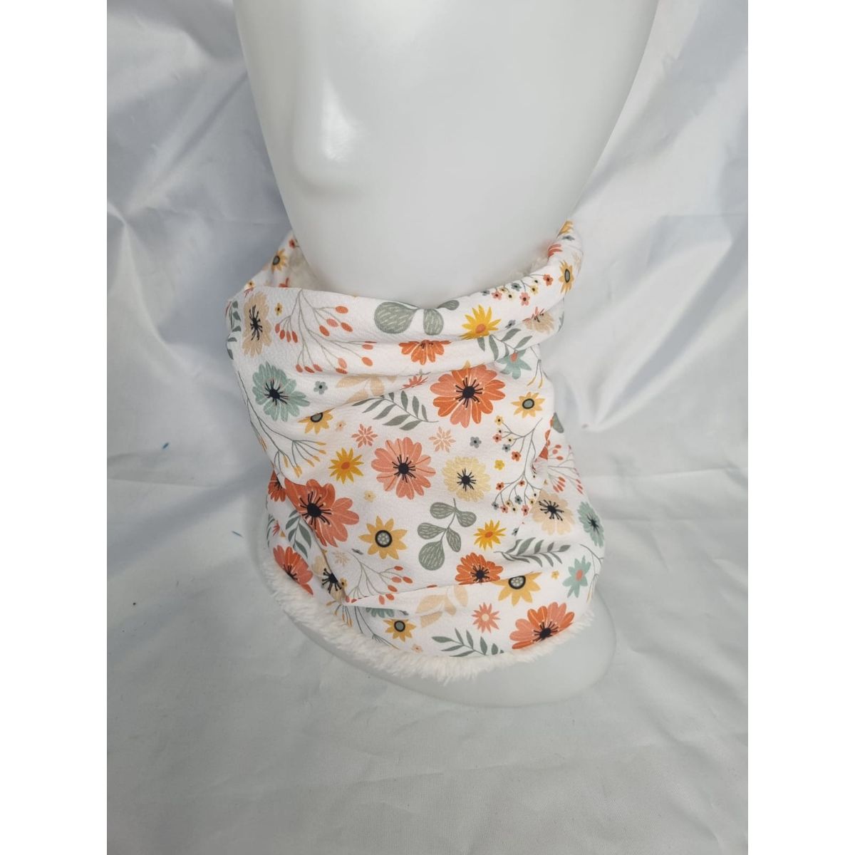 EL ESPACIO DE TOMMY - Cuello invierno infantil flores con cordero blanco