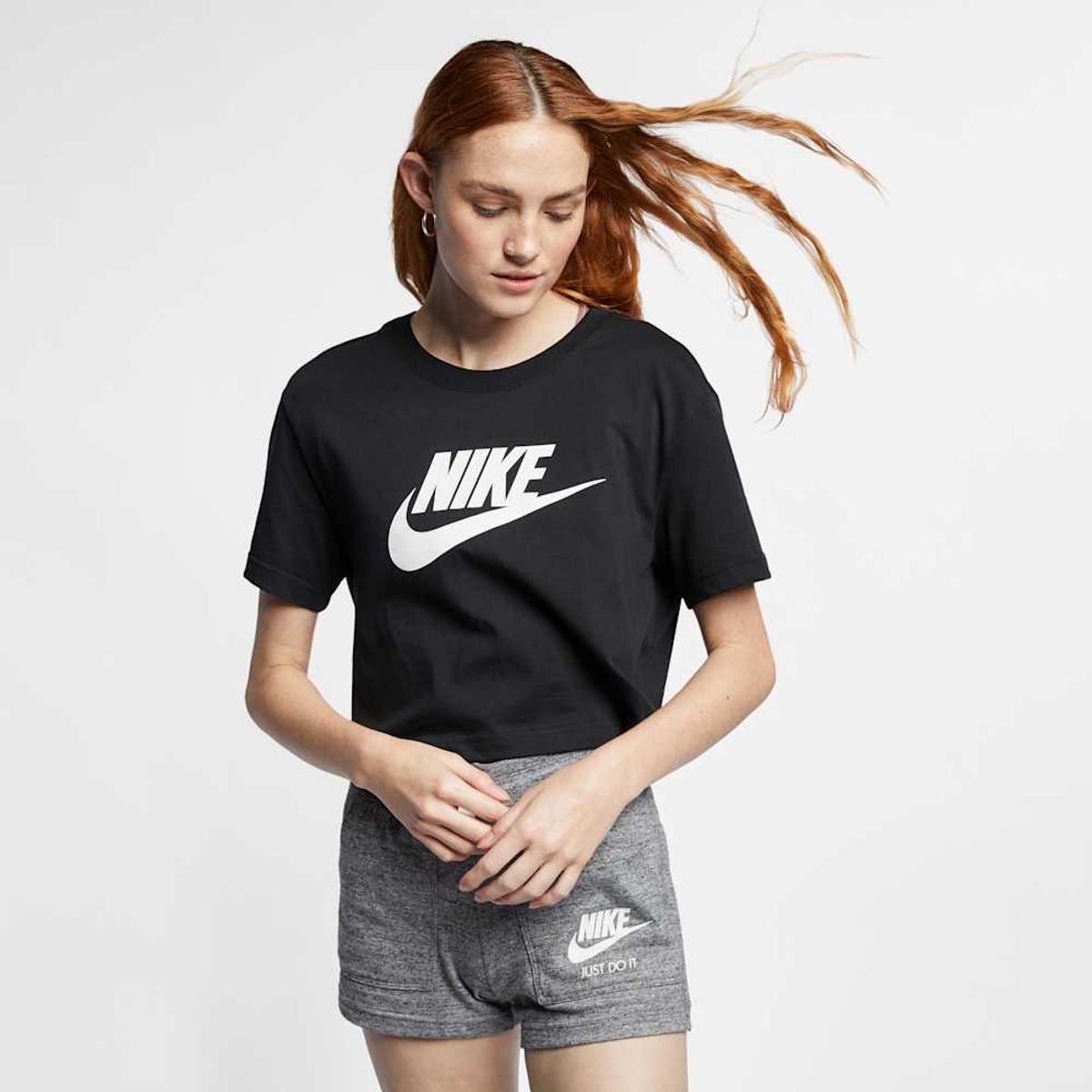 NIKE - Polera Nike Sportswear Essentials Negro Mujer