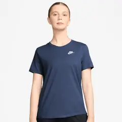 NIKE - Polera Sportswear Club Essentials Azul Mujer