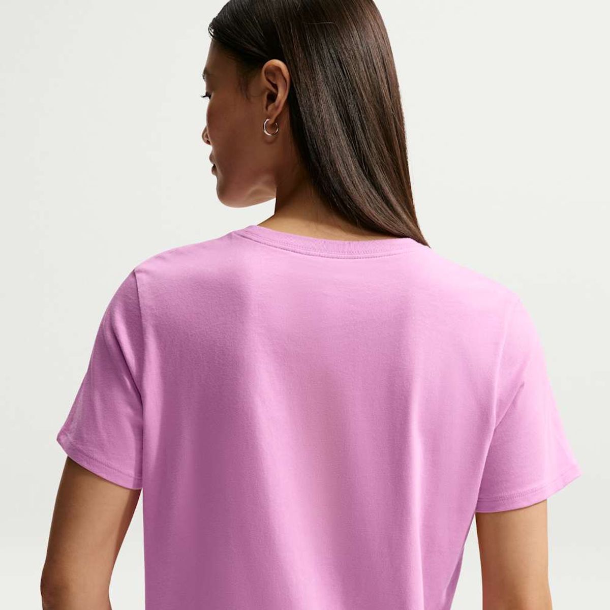 NIKE - Polera Nike Sportswear Club Essentials Morado Mujer