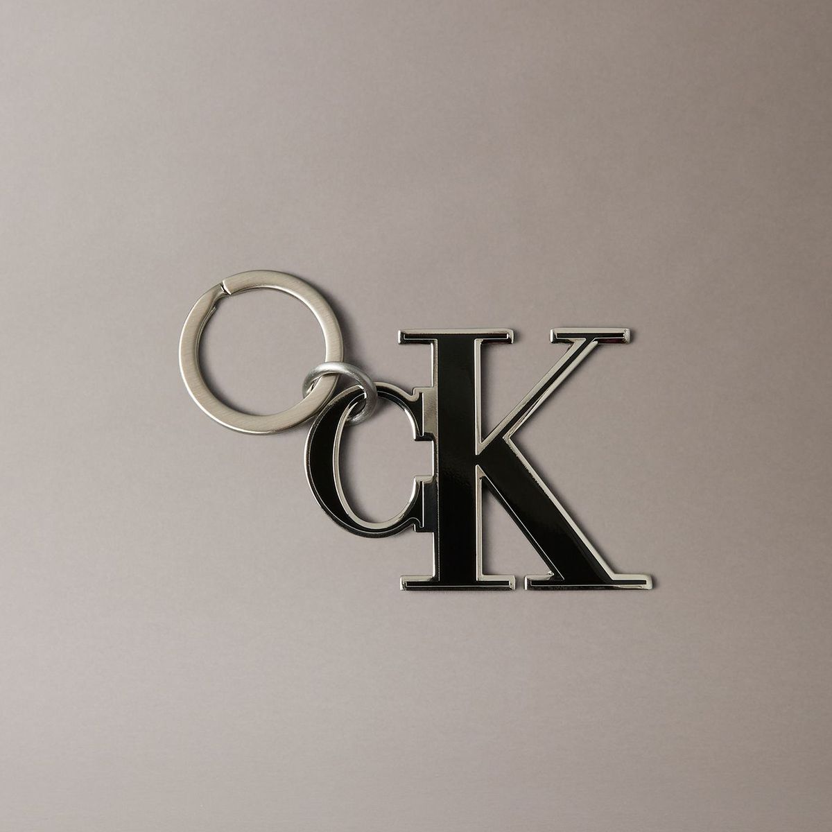 CALVIN KLEIN - Llavero con Monograma CK Negro Calvin Klein