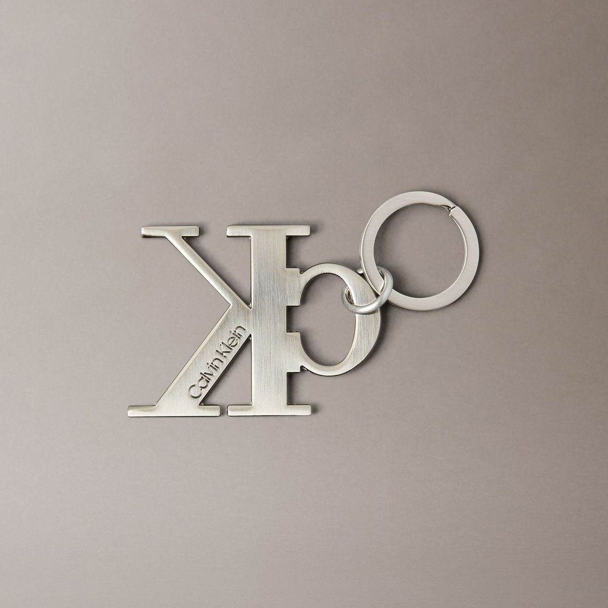 CALVIN KLEIN - Llavero con Monograma CK Negro Calvin Klein