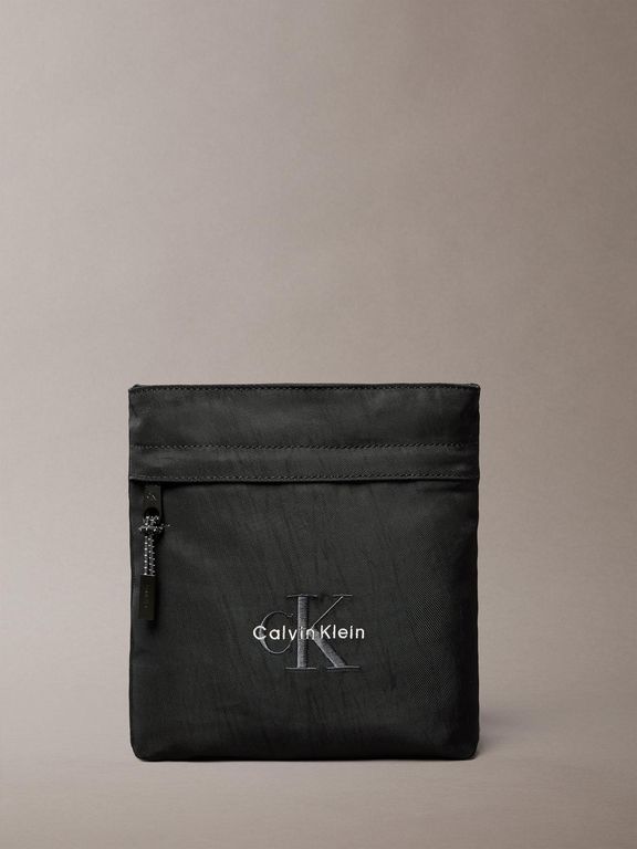 Bolso Plano de Nailon con Monograma Negro Negro TALLA UNICA