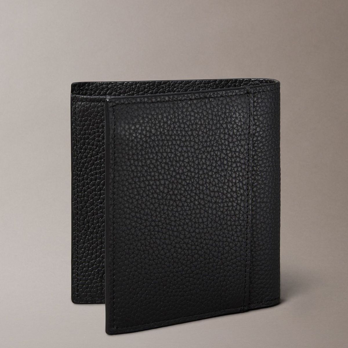 CALVIN KLEIN - Billetera Plegada Slim con Logo Grabado
