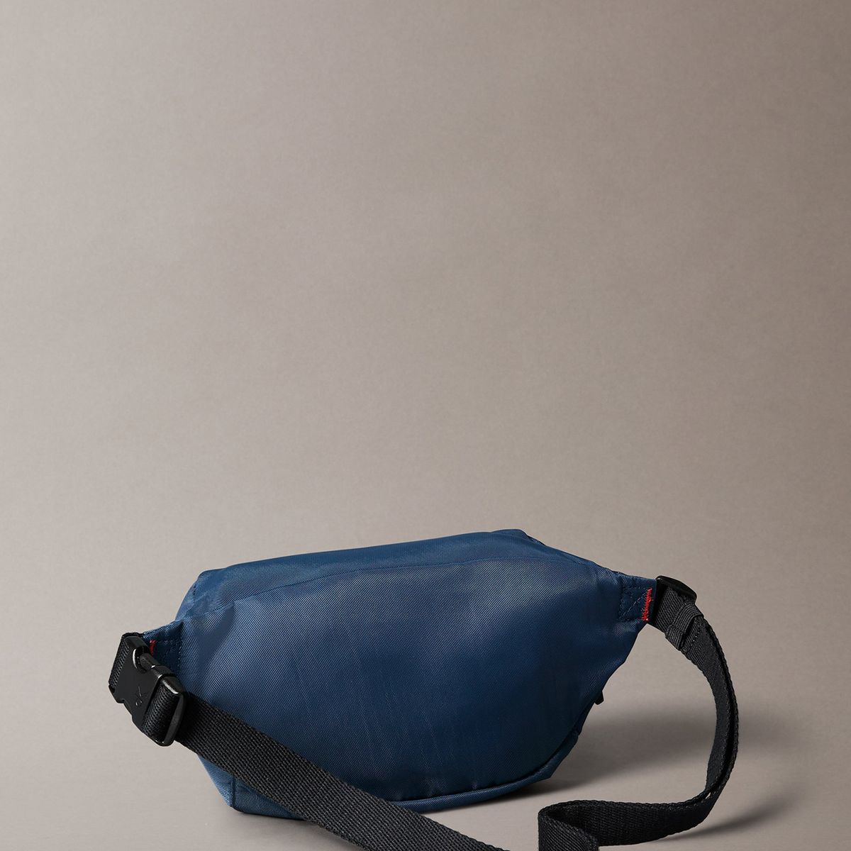 CALVIN KLEIN - Banano Bold con Monograma Azul Calvin Klein