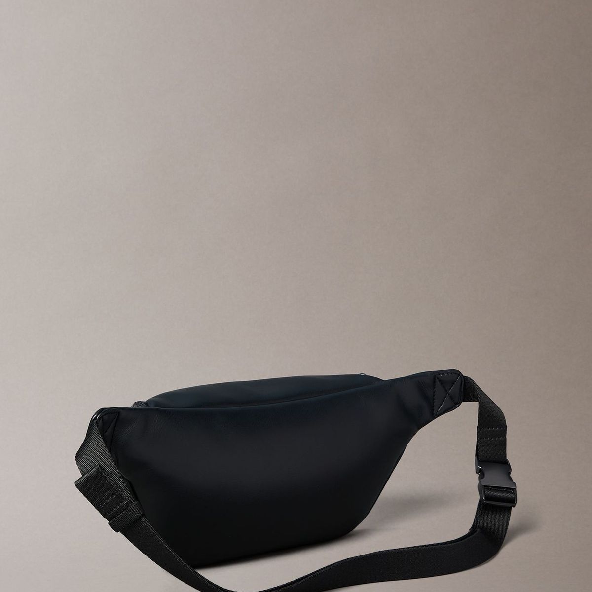 CALVIN KLEIN - Banano Ck Negro Calvin Klein